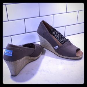 Wedge peep toe Toms